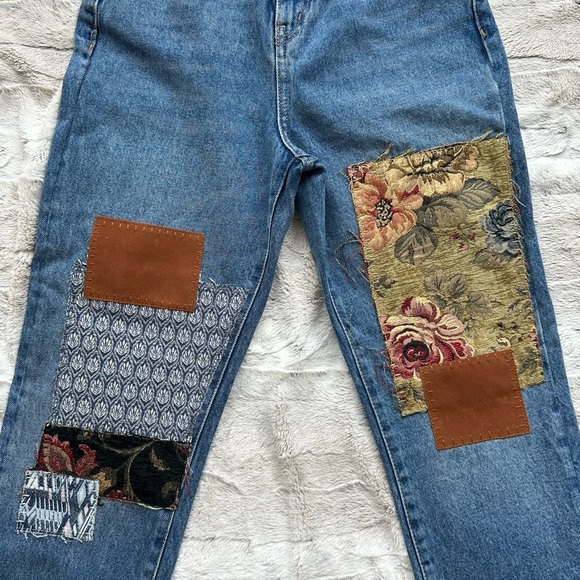 FREE PEOPLE VINTAGE JEANS, SIZE 26 - Picture 3 of 5